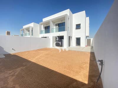 2 Bedroom Townhouse for Sale in Yas Island, Abu Dhabi - Exclusive Single Row Corner TH|Large Garden|Huge Plot Area