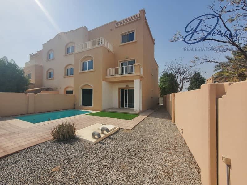 Single Row ! 5 BR Villa with Pool in Contemporary Village Single Row ! 5 BR Villa with Pool in Contemporary Village