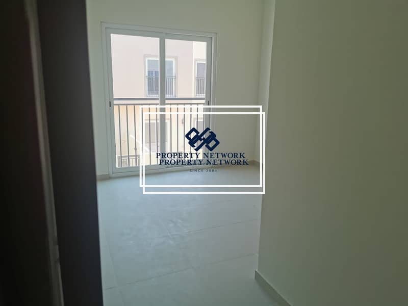 21 Amaranta Three Bedrooms + Maids / Walking Distance from Mosque