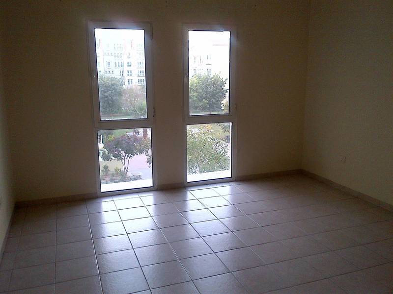 One bedroom 2th floor building 184 near to new metro line vacant