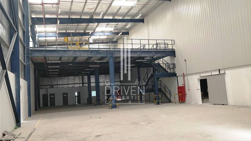 Warehouse available for rent in Techno Park