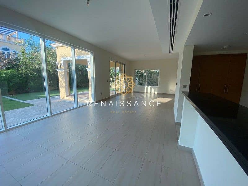 Exclusive | Upgraded 4 Bedroom | Back To Back Exclusive | Upgraded 4 Bedroom | Back To Back
