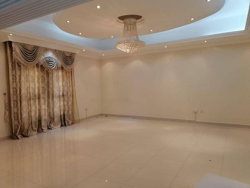 Very nice Villa for rent at alwarqaa 3 master bedroom with service black