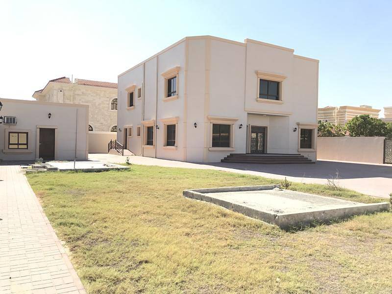 Very Nice Villa Super Deluxe For Rent At Al Mizhar, 6 Master Bed With Serves Black
