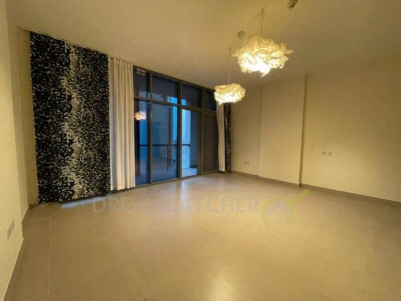 Spacious Studio | Canal View | VACANT