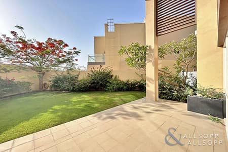5 Bedroom Villa for Rent in Dubai Science Park, Dubai - Five Bedrooms | Vacant Now | Modern Design