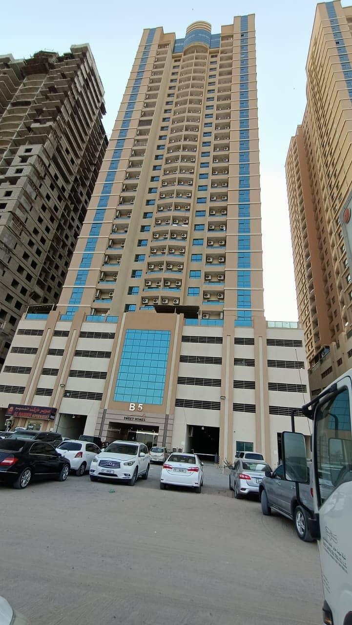 شقه غرفتين وصاله للبيع في ابراج مدينة الامارات في امارة عجمان علي شارع الشيخ محمد بن زايد بسعر مناسب مع باركن سيارات شقه غرفتين وصاله للبيع في ابراج مدينة الامارات في امارة عجمان علي شارع الشيخ محمد بن زايد بسعر مناسب مع باركن سيارات
