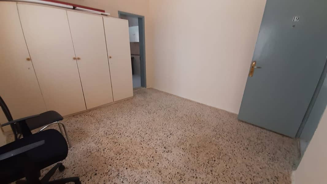 Ready to move ! Suitable studio! Included water and Electricity. Ready to move ! Suitable studio! Included water and Electricity.