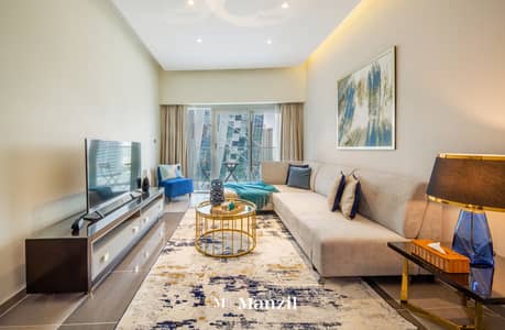 1 Bedroom Apartment for Rent in Business Bay, Dubai - Living Room