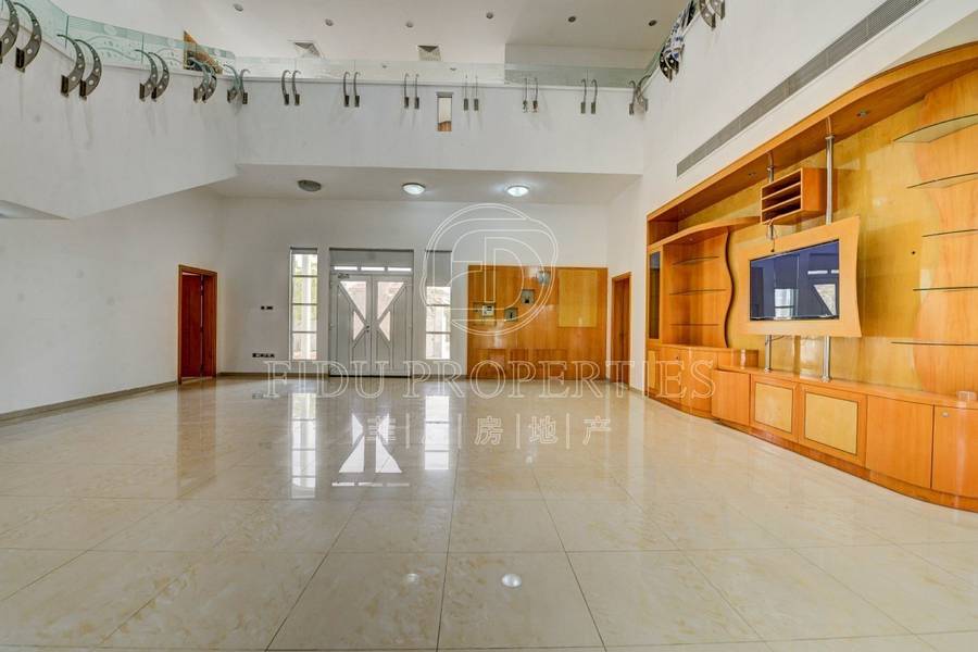 Massive villa | Semi Furnished | Pvt. Pool