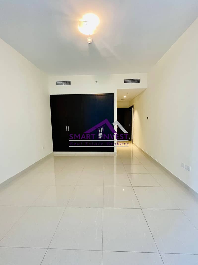 Spacious 1 Bed Room Apt without Balcony for rent in Sheikh Zayed Road for AED 110K/Yr