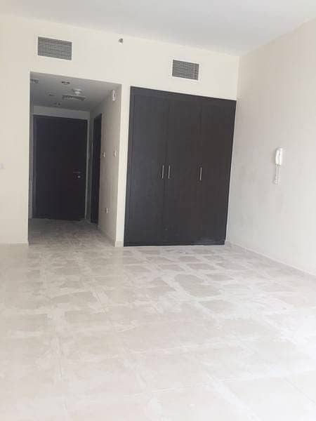 位于国际城,国际城二期(瓦尔萨4区),丽兹公寓 的公寓 37000 AED - 6880085 位于国际城,国际城二期(瓦尔萨4区),丽兹公寓 的公寓 37000 AED - 6880085