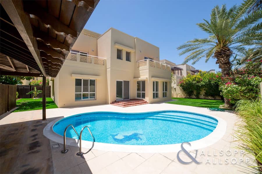 Vacant Type 9 | Single Row | Private Pool Vacant Type 9 | Single Row | Private Pool