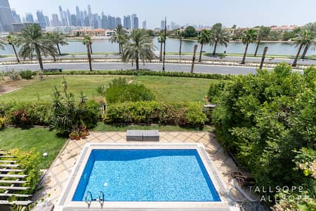 4 Bedroom Villa for Sale in Jumeirah Islands, Dubai - Garden Hall | Skyline View | Lake View