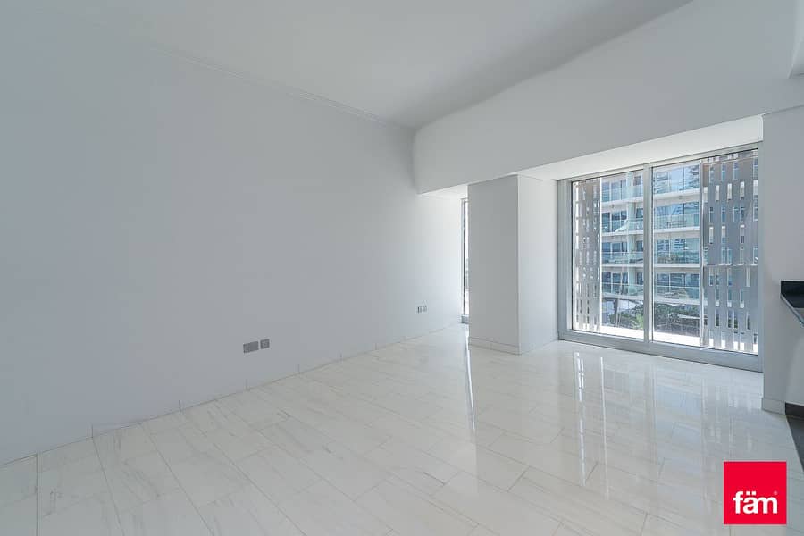 Modern | 2 Bed | Close to Metro | Vacant | Bright Modern | 2 Bed | Close to Metro | Vacant | Bright