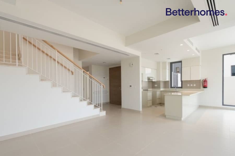 Vacant | Modern | Landscaped | with Maids room Vacant | Modern | Landscaped | with Maids room