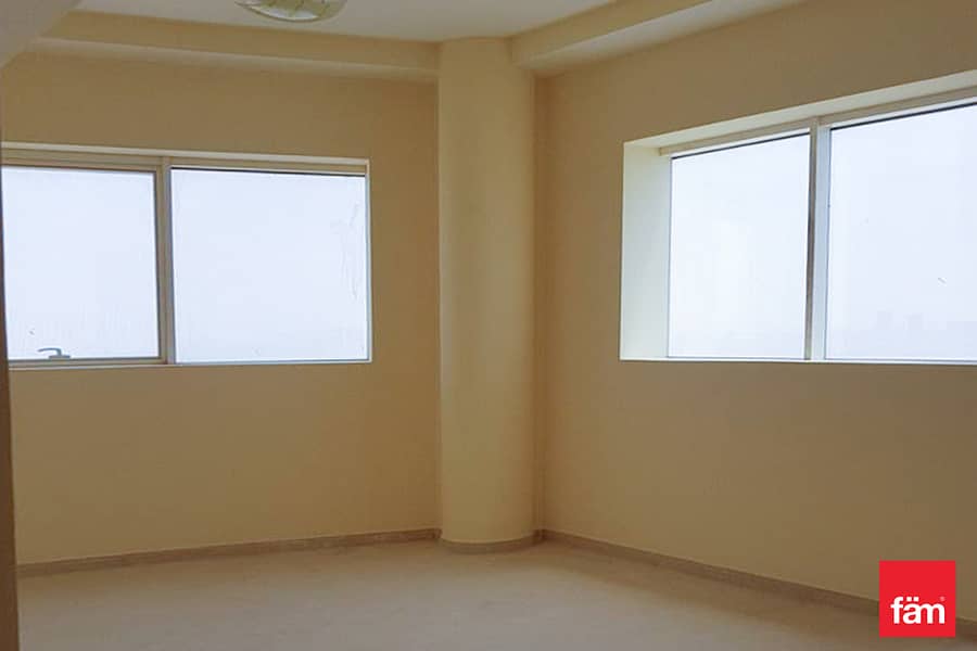 Amazing 2 Bed | Vacant Unit | Spacious Apartment Amazing 2 Bed | Vacant Unit | Spacious Apartment
