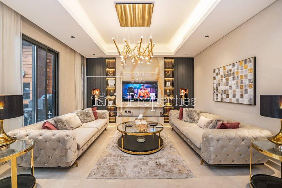 Upgraded | Decorated | Fireplace | The Best Villa