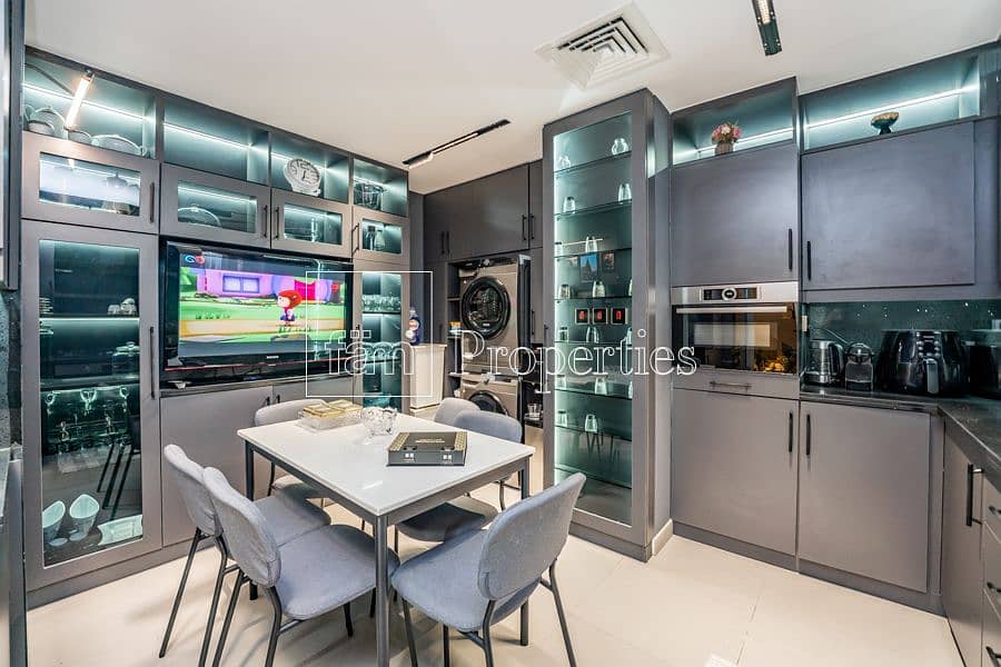 Upgraded | Decorated | Fireplace | The Best Villa - Image 10