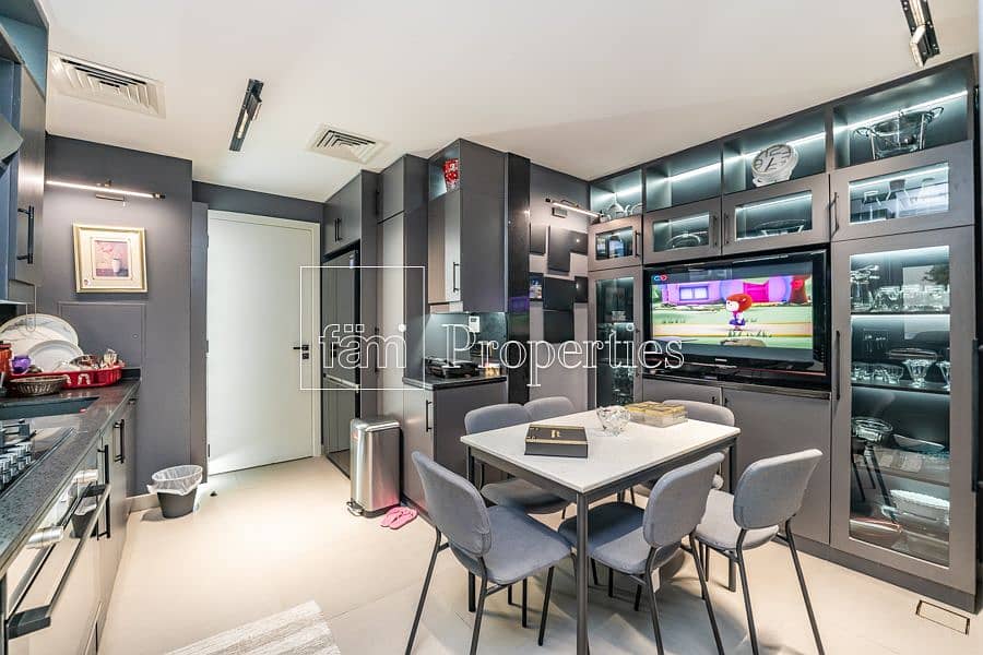 Upgraded | Decorated | Fireplace | The Best Villa - Image 12