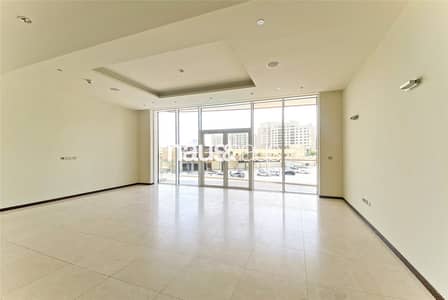 2 Bedroom Flat for Rent in Palm Jumeirah, Dubai - Huge Balcony | Open kitchen | Amazing Amenities