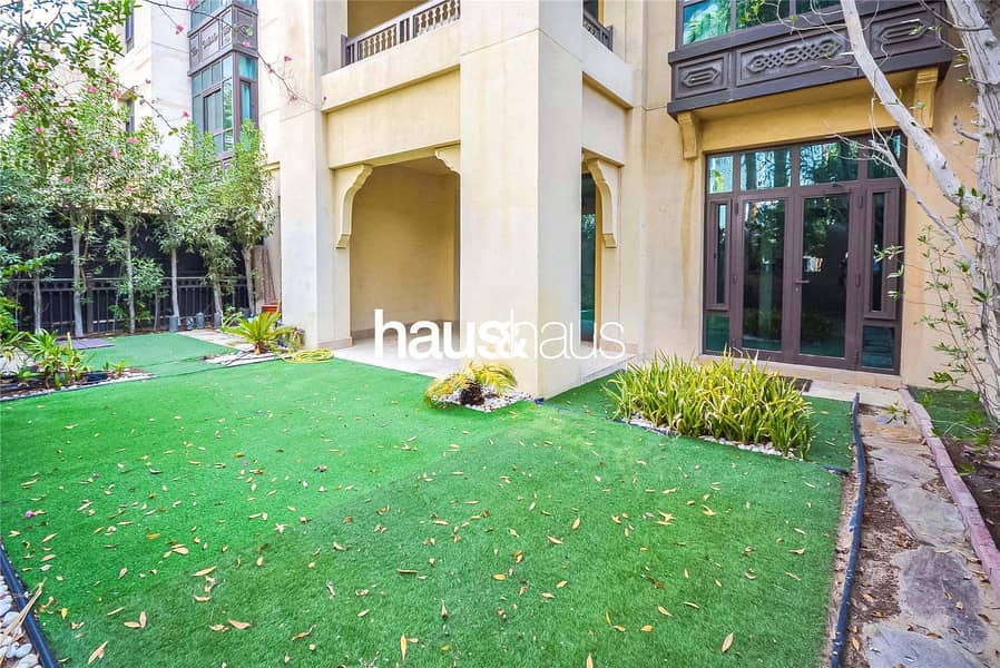 Private garden | 2,215 sq. ft | Spacious | VOT Private garden | 2,215 sq. ft | Spacious | VOT