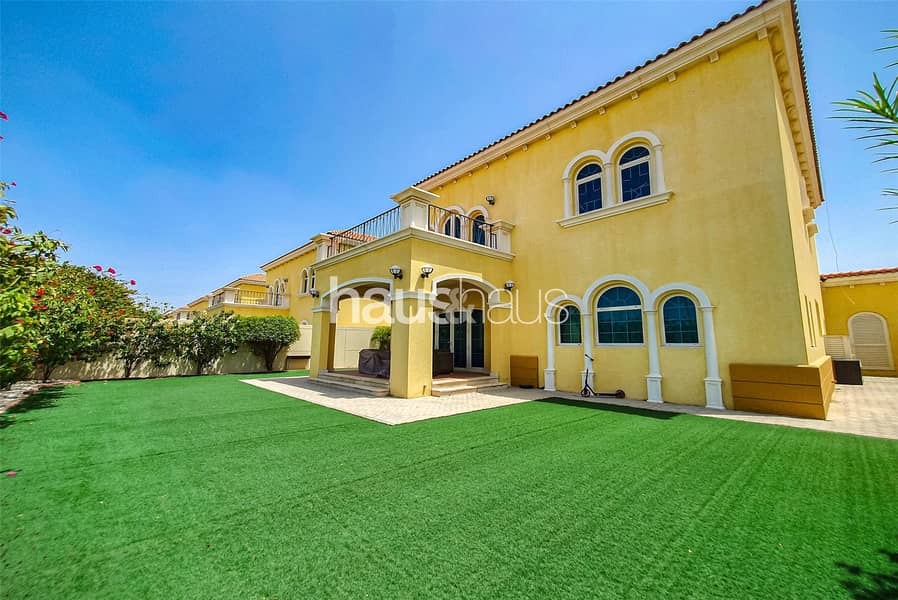 Single Row | Mature Garden | Larger Driveway Single Row | Mature Garden | Larger Driveway