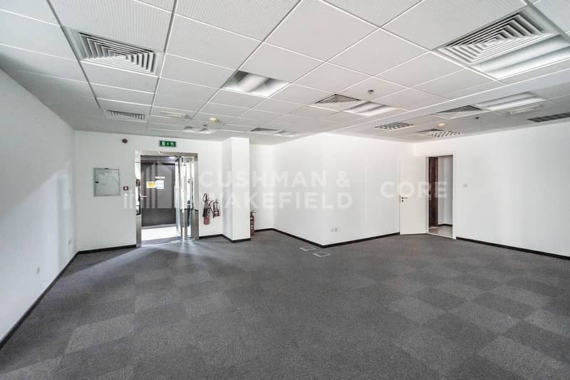 Fitted Office | Chiller included | Low Floor