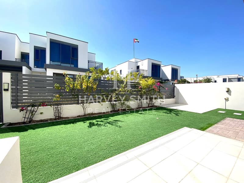 Vacant Now | Landscaped | Well Maintained Vacant Now | Landscaped | Well Maintained