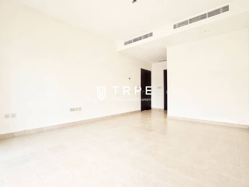 KITCHEN APPLIANCES | VACANT | LANDSCAPED GARDEN KITCHEN APPLIANCES | VACANT | LANDSCAPED GARDEN