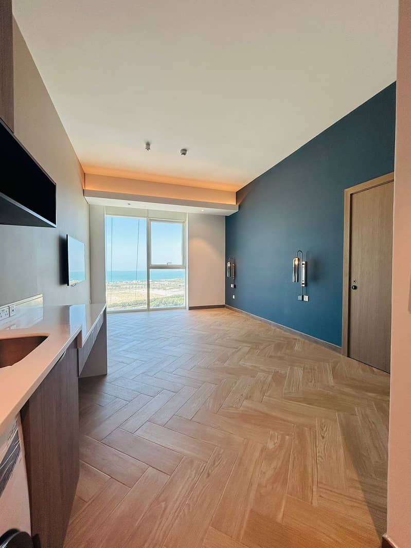 STUDIO DIRECT FROM OWNER.