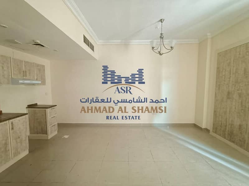1 Studio Apartment Available Close To Sahahra Mall Top Border Dubai FOR BACHLOR