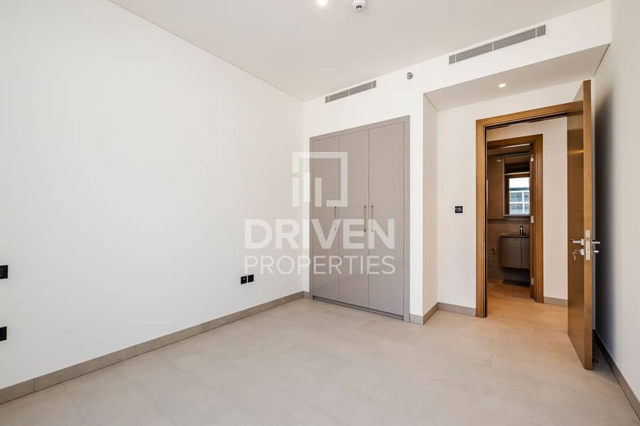 Brand New with Study Room | Chiller Free Brand New with Study Room | Chiller Free