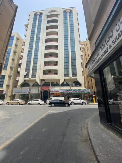 2 Bedroom Flat for Rent in Rolla Area, Sharjah - For annual rent, two rooms and a hall in Al Rolla, Sharjah