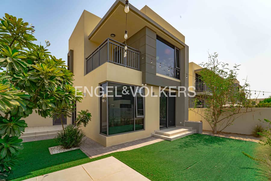 Corner Unit | Vacant | Prime Location Corner Unit | Vacant | Prime Location