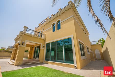 4 Bedroom Villa for Sale in Jumeirah Park, Dubai - Quiet Location l Single Row l Ready To Move In