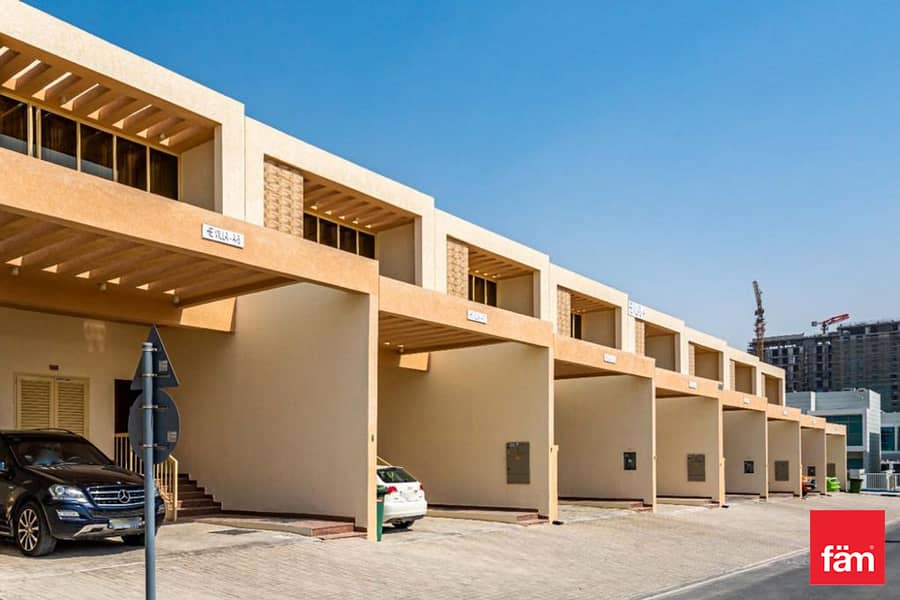 Spacious Villa I Near Park & Schools I Vacant Spacious Villa I Near Park & Schools I Vacant