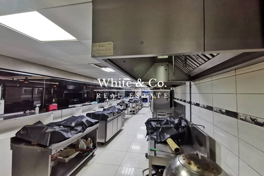 RESTAURANT READY | LAKE VIEW | FITTED RESTAURANT READY | LAKE VIEW | FITTED