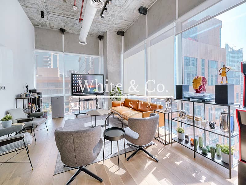 VOT | Furnished | High Floor | 11 Parkings VOT | Furnished | High Floor | 11 Parkings