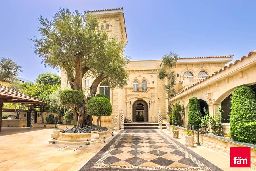 luxurious Mansion | Biggest Plot | Facing Park luxurious Mansion | Biggest Plot | Facing Park