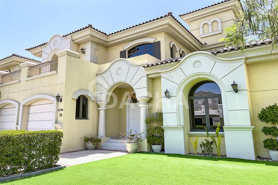 Stunning Villa / Private Pool / Vacant Stunning Villa / Private Pool / Vacant