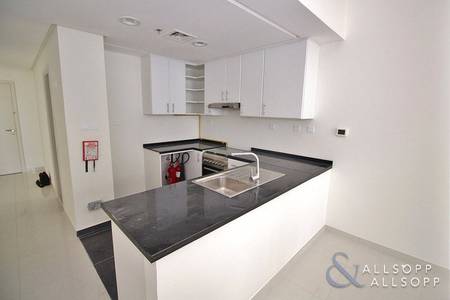 Top Floor | Pool View | Vacant on Transfer Top Floor | Pool View | Vacant on Transfer