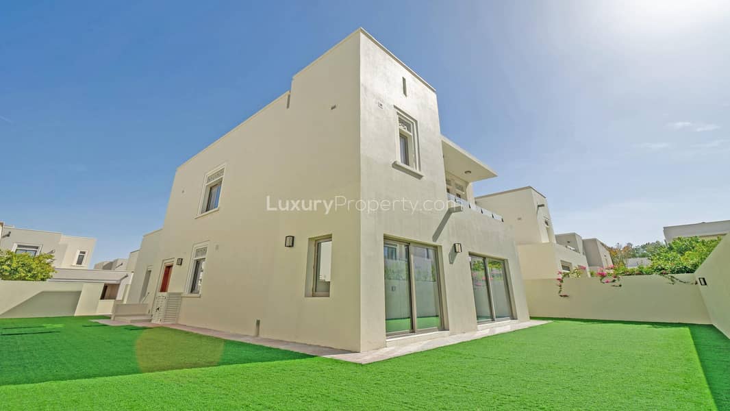 Upgraded I Standalone Villa I Landscaped Garden Upgraded I Standalone Villa I Landscaped Garden