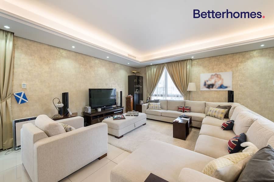 Vacant July 2023I Upgraded I Landscaped Vacant July 2023I Upgraded I Landscaped
