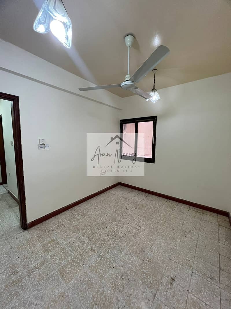 شقة في الحمریة،بر دبي 4000 درهم - 7767578