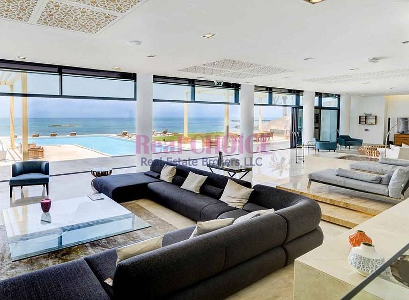 Luxury 4BR Villa|Private Beach
