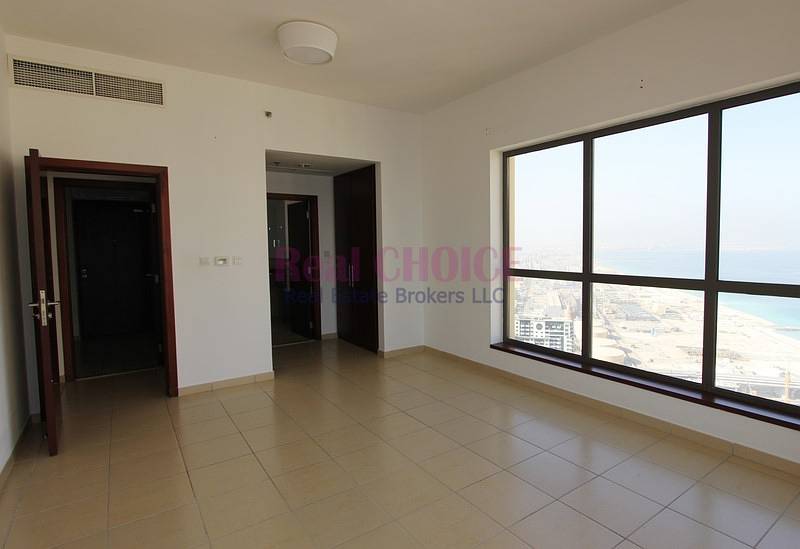 4BR Apartment | Mid Floor with Sea View