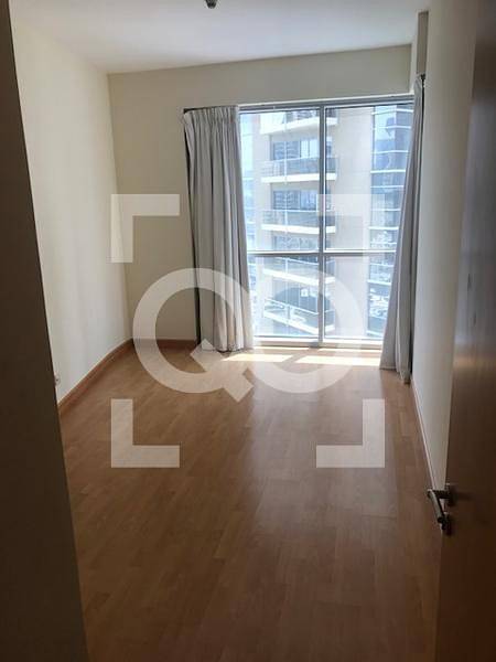 SPACIOUS\ CHILLER FREE \  WALKING  DISTANCE  TO  JBR  BEACH