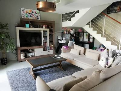 Well located 2+1 villa with maid's room! Well located 2+1 villa with maid's room!