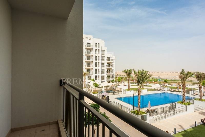 Spacious 2 bed with pool view